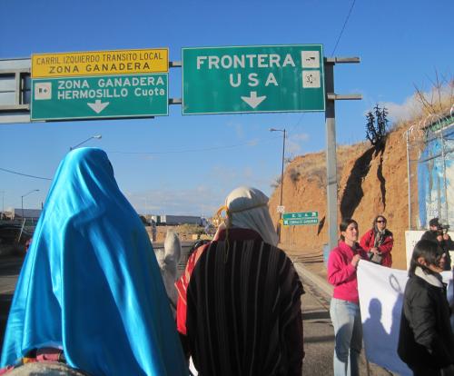 Arriving at la frontera, the border